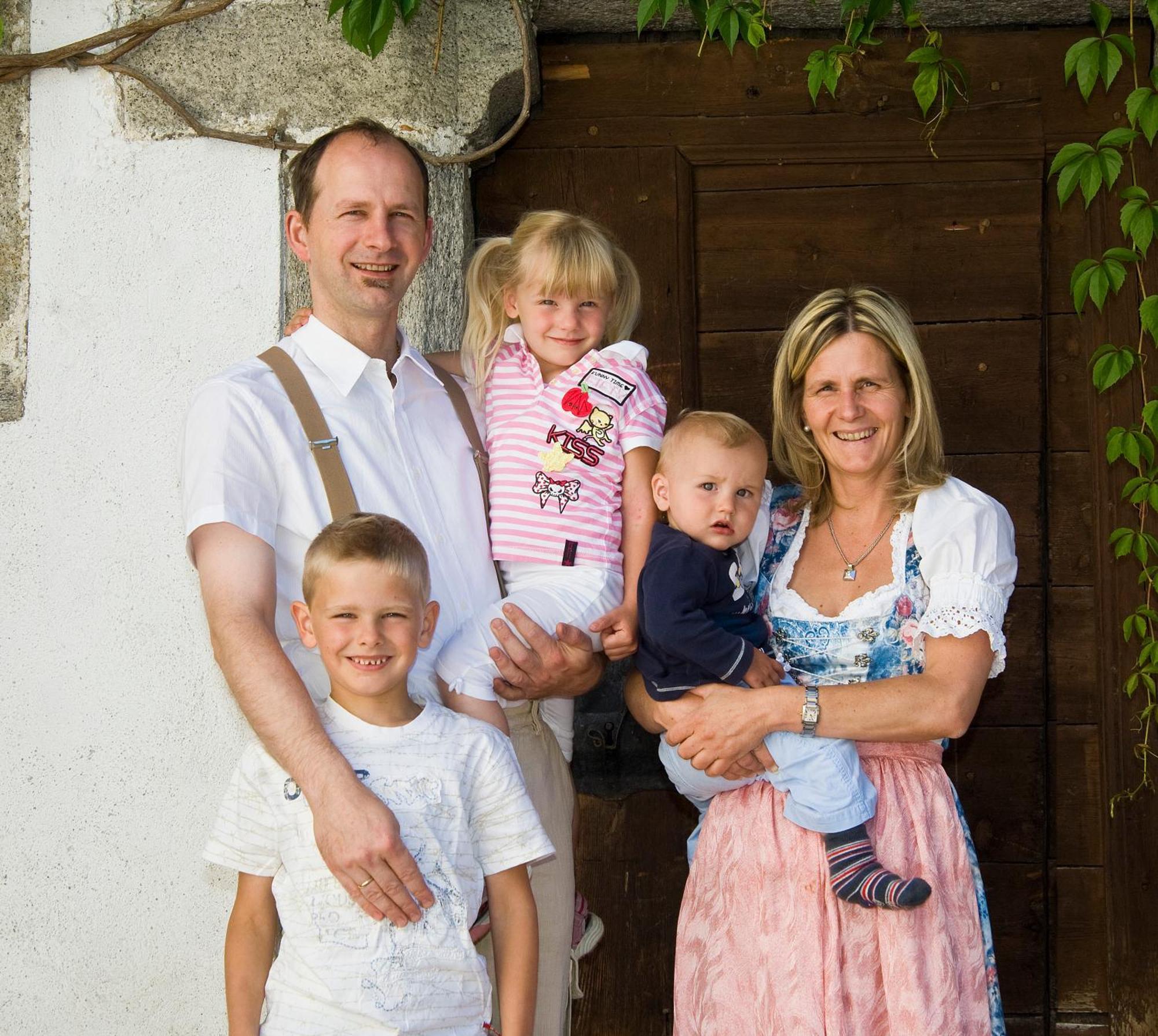 Hotel Gassenwirt Chienes Bagian luar foto