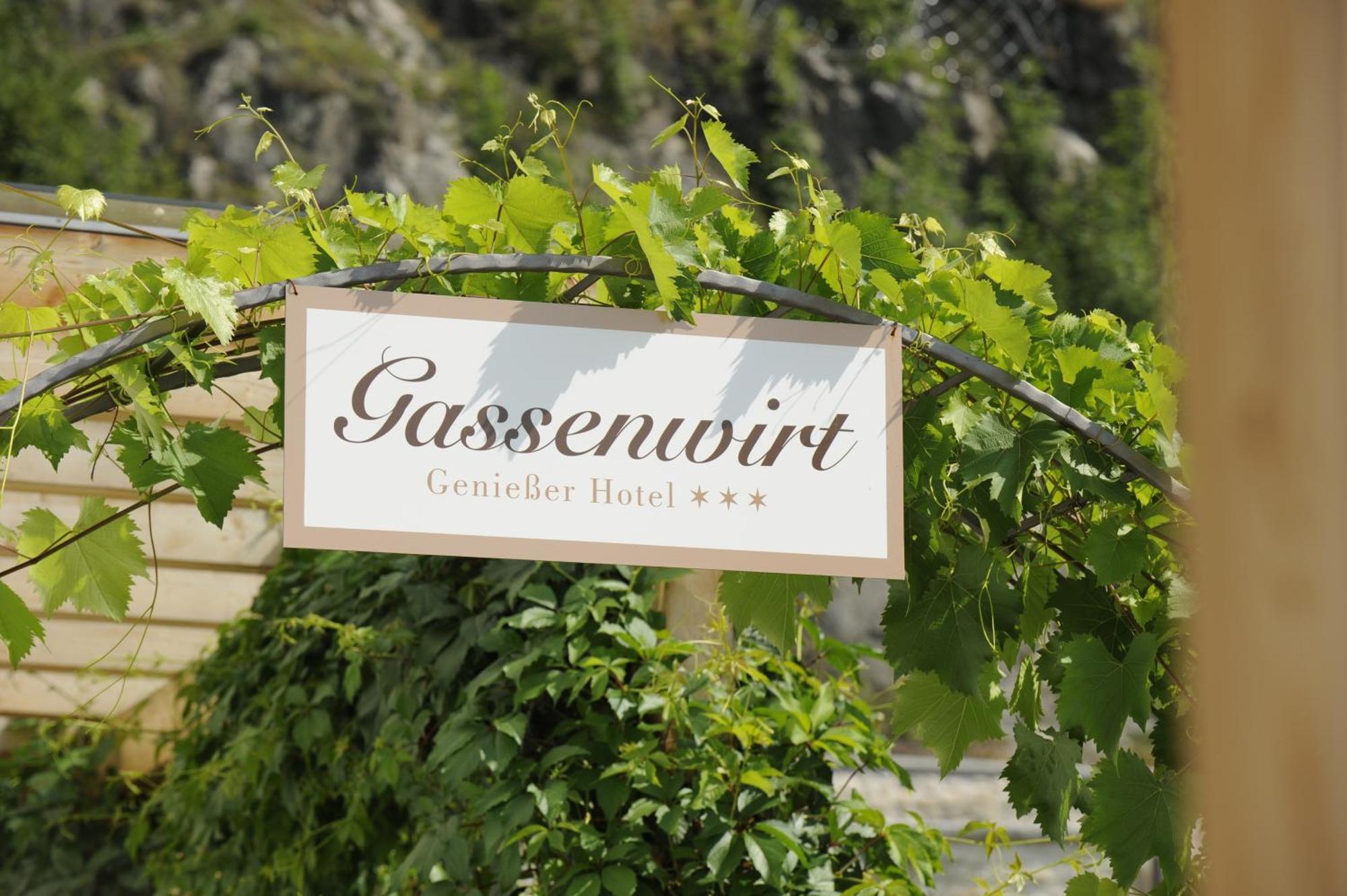 Hotel Gassenwirt Chienes Bagian luar foto