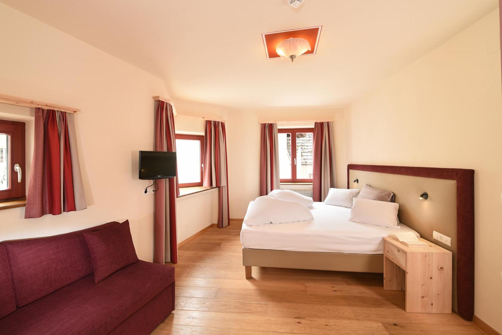 Hotel Gassenwirt Chienes Bagian luar foto