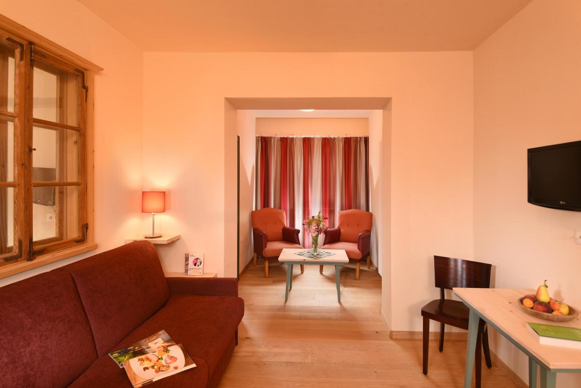 Hotel Gassenwirt Chienes Bagian luar foto