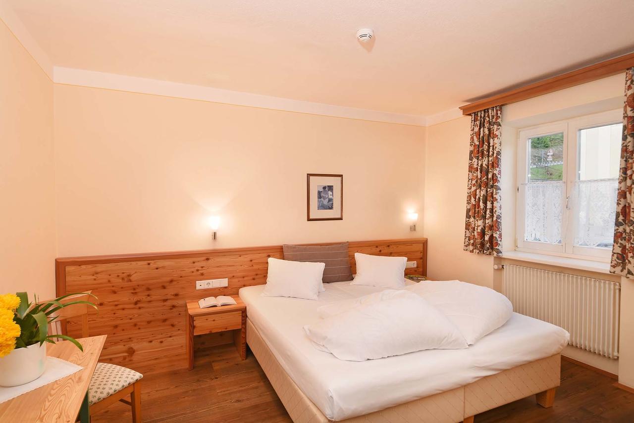 Hotel Gassenwirt Chienes Bagian luar foto
