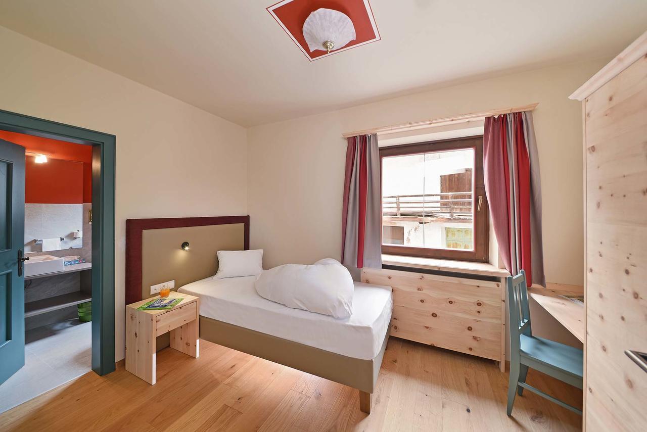 Hotel Gassenwirt Chienes Bagian luar foto