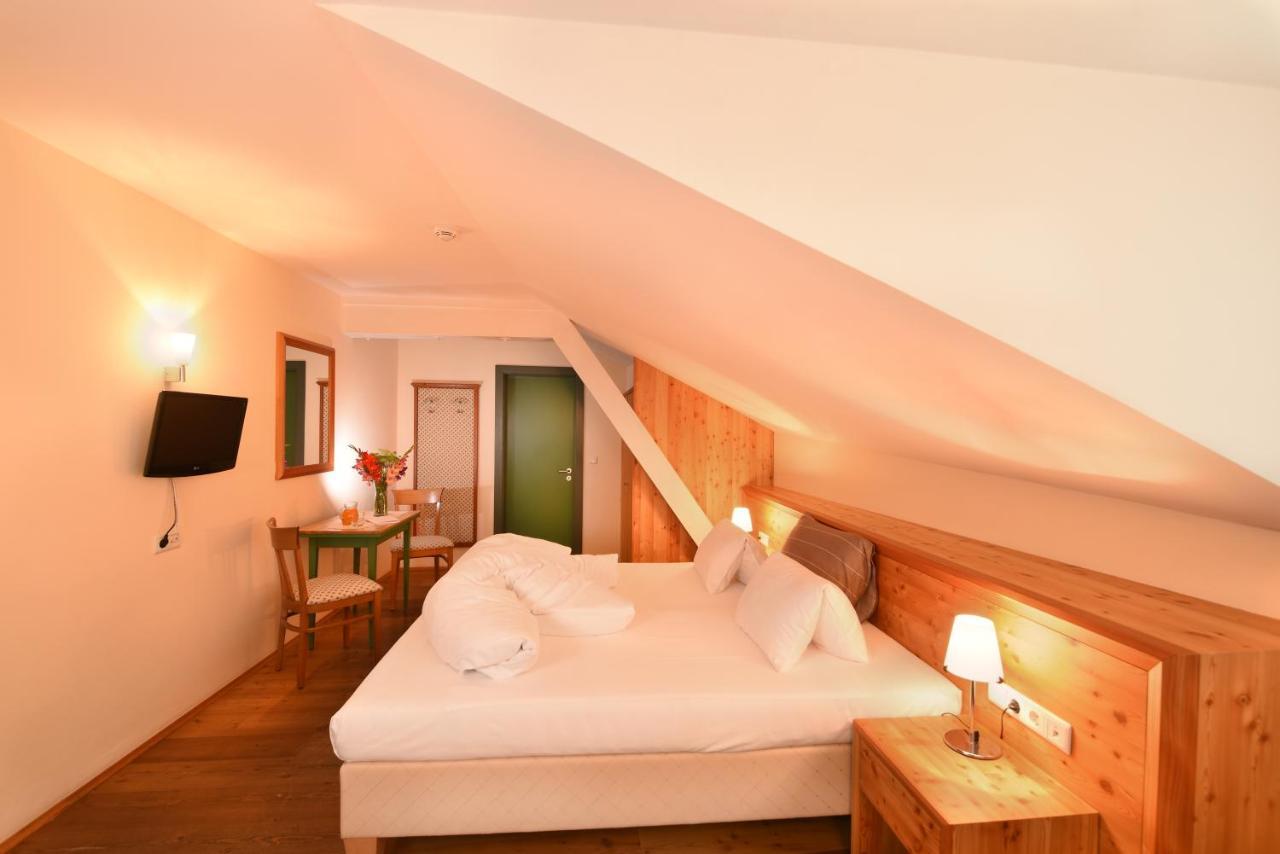 Hotel Gassenwirt Chienes Bagian luar foto